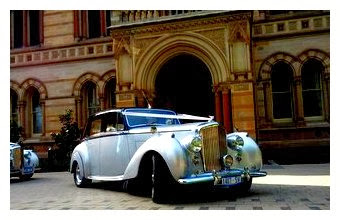 Adelka — wedding car photograph